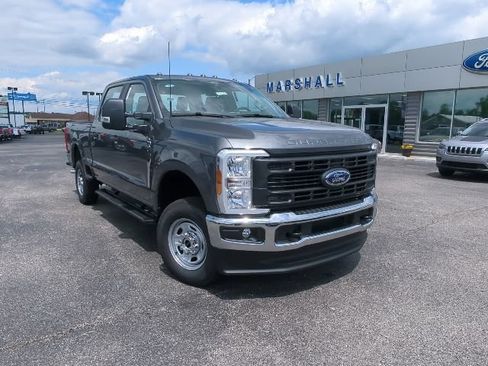 New 2026 Ford F250 4x4 Crew Cab Super Duty image 3