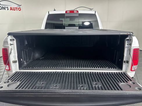 Used 2016 RAM 1500 Laramie AWD/4WD image 6