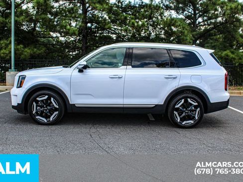 Used 2025 Kia Telluride S FWD image 6
