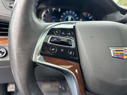 Used 2020 Cadillac Escalade Luxury image 24