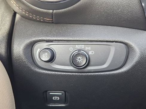 Used 2022 Chevrolet Blazer Premier w/ Enhanced Convenience Package image 22