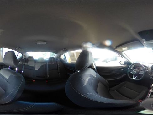 Used 2025 Nissan Altima 2.5 SV FWD image 42
