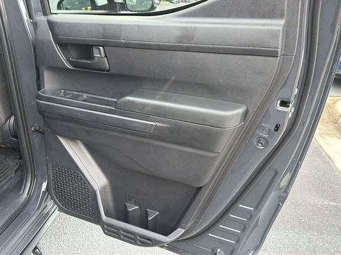 Certified 2025 Toyota Tacoma SR5 AWD/4WD image 15