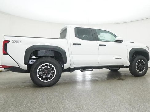 New 2025 Toyota Tacoma TRD Off-Road image 29