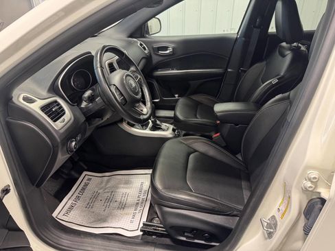 Used 2021 Jeep Compass Latitude w/ Driver Assistance Group AWD/4WD image 12