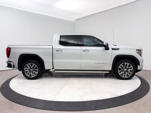 Used 2022 GMC Sierra 1500 Denali w/ Denali Reserve Package image 34
