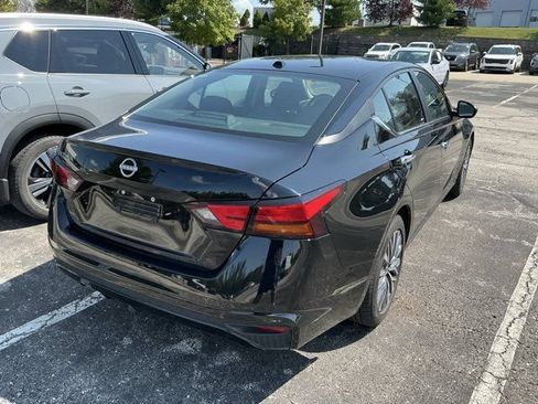 Used 2025 Nissan Altima 2.5 SV FWD image 9