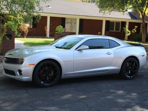 Used 2010 Chevrolet Camaro SS w/ RS Package image 28