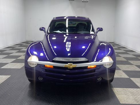 Used 2004 Chevrolet SSR w/ Preferred Equipment Group RWD image 20