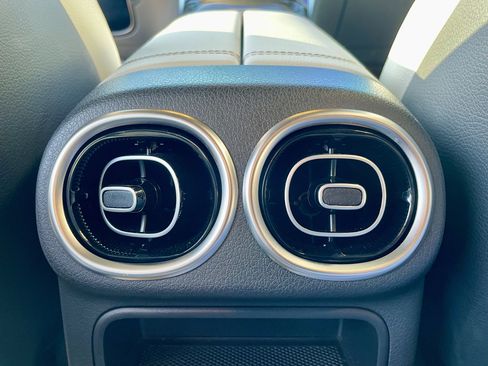 Used 2025 Mercedes-Benz GLC 300 GLC 300 image 26