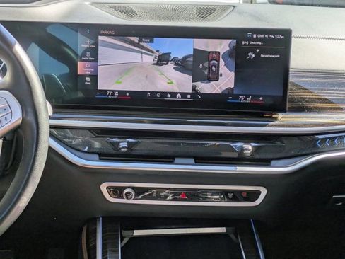 Used 2025 BMW X7 xDrive40i image 16