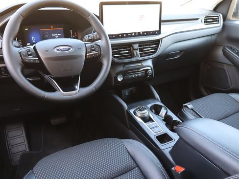 Used 2023 Ford Escape SE FWD image 4