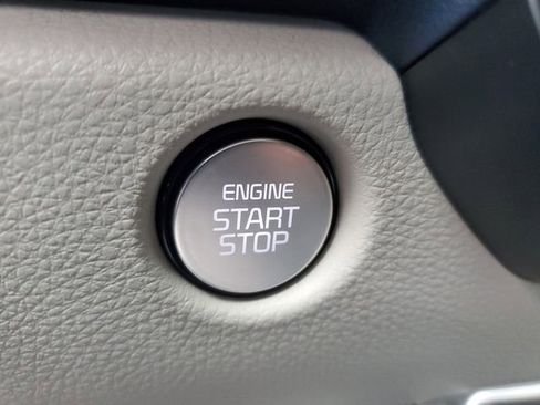 New 2026 Kia Carnival EX image 30