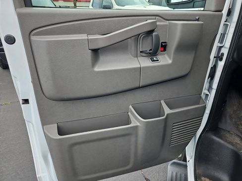 Used 2023 Chevrolet Express 3500 LS RWD image 10