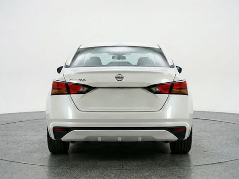 Used 2025 Nissan Altima 2.5 SV image 7