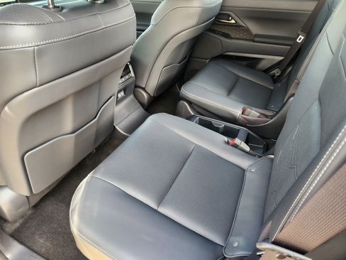 Used 2026 Lexus GX 550 w/ Accessory Package (2T) AWD/4WD image 24