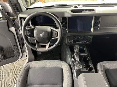 Used 2025 Ford Bronco Big Bend image 11