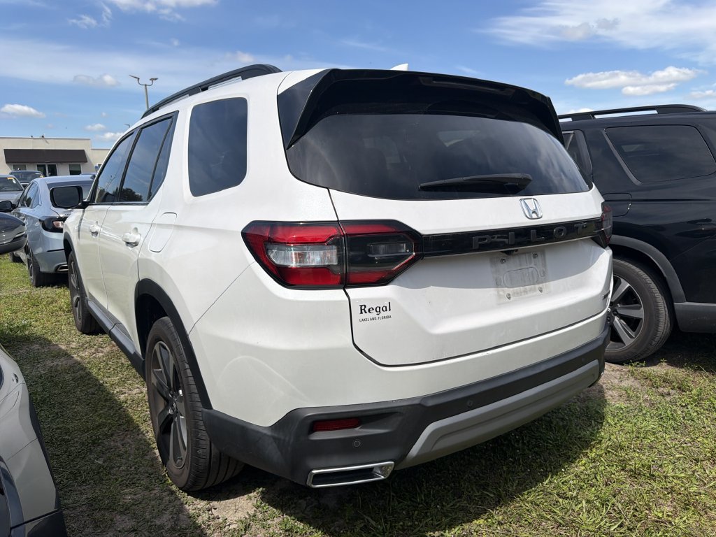 Used 2024 Honda Pilot Touring image 7