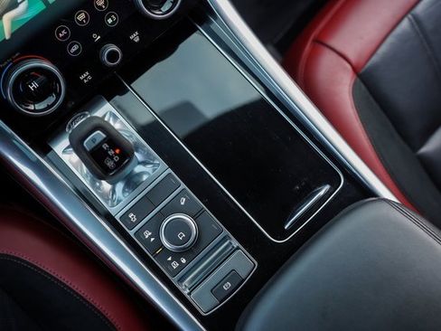 Used 2020 Land Rover Range Rover Sport HST image 33