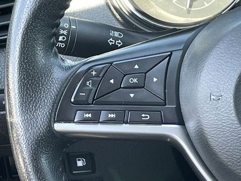 Used 2020 Nissan Rogue SV AWD/4WD image 13