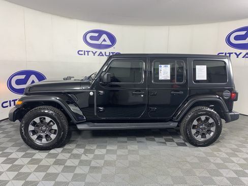 Used 2018 Jeep Wrangler Unlimited Sahara w/ Dual Top Group AWD/4WD image 6