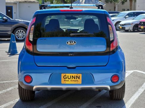 Used 2018 Kia Soul + FWD image 4