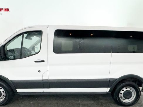 Used 2017 Ford Transit 150 XL image 4