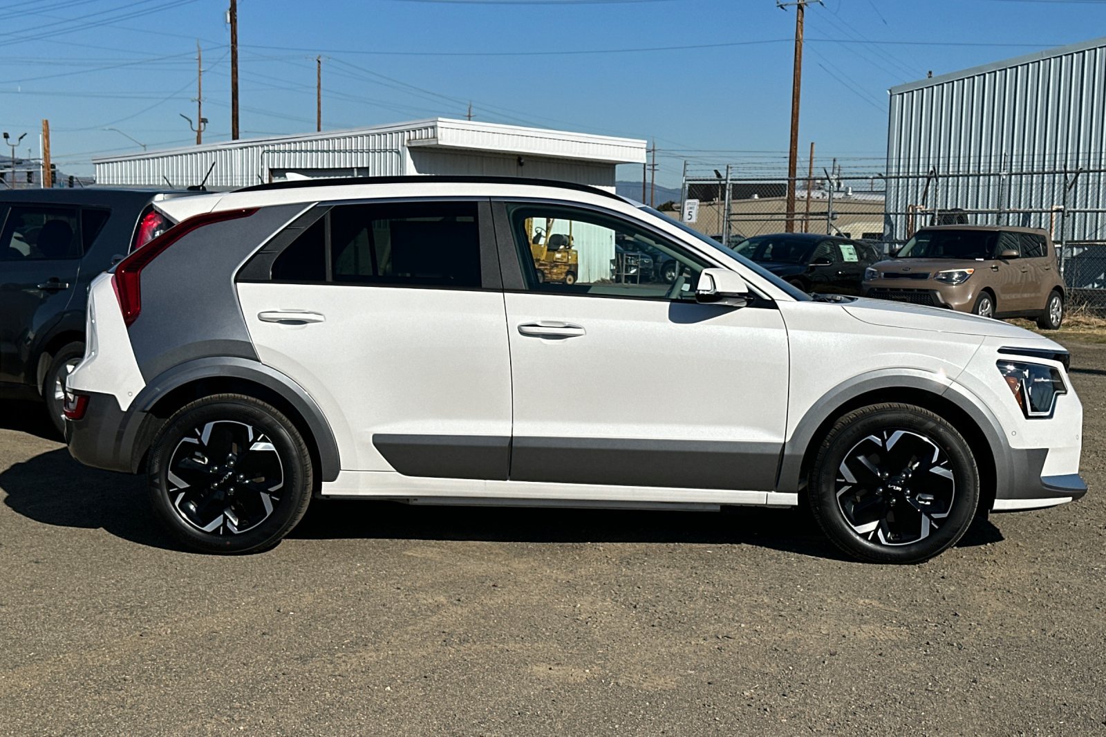 New 2026 Kia Niro Wave FWD image 3