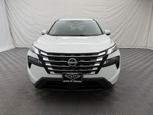 Used 2024 Nissan Rogue SV image 2