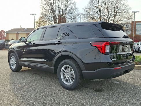 New 2026 Ford Explorer Active image 12