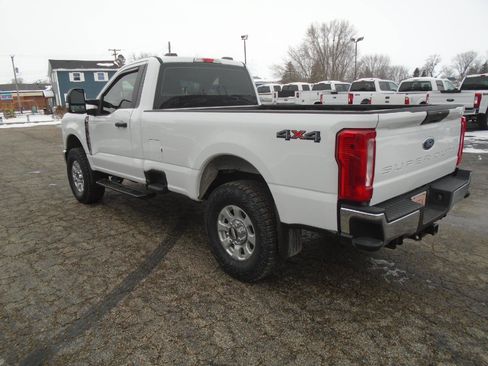 Certified 2023 Ford F250 XL w/ Snow Plow Prep Package image 8