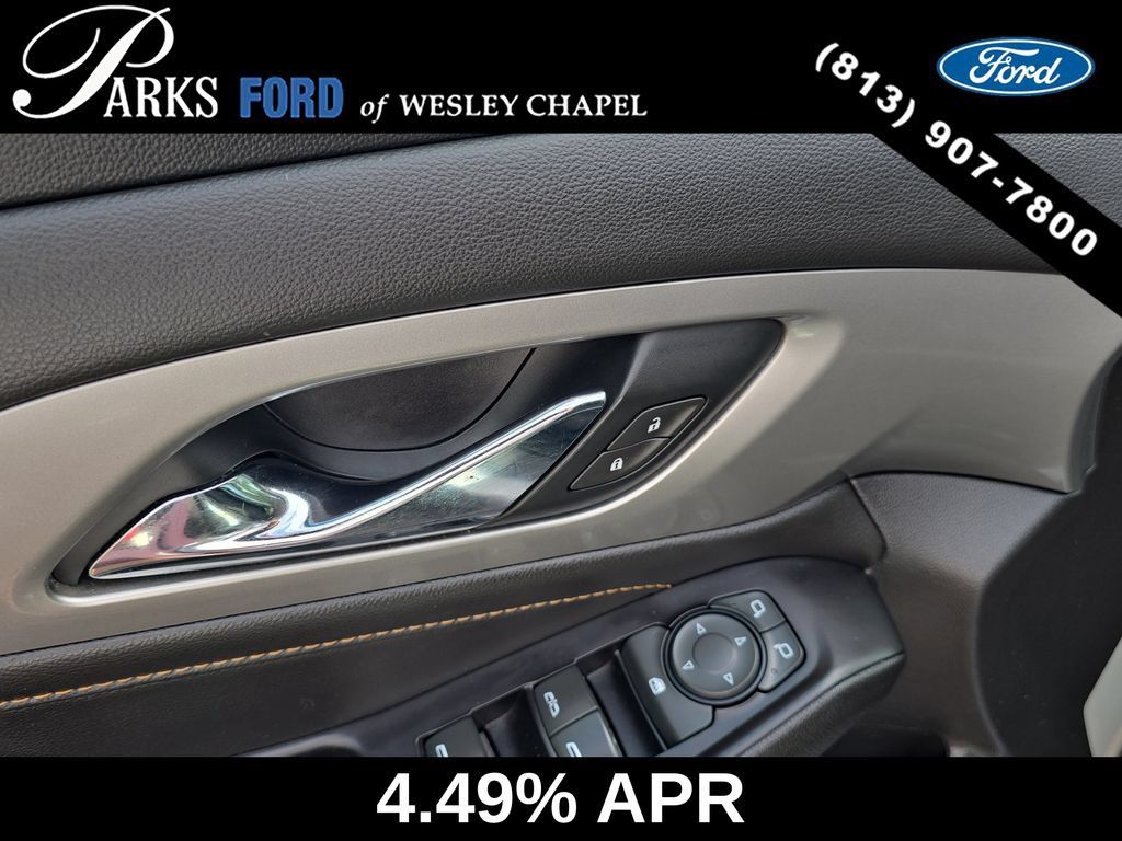 Used 2019 Chevrolet Traverse LT FWD image 17