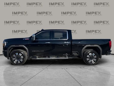 Used 2025 GMC Sierra 2500 Denali image 2