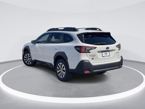 Used 2024 Subaru Outback Premium AWD/4WD image 7