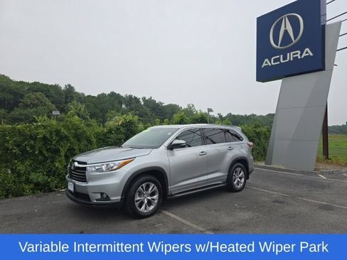 Used 2015 Toyota Highlander XLE AWD/4WD image 3