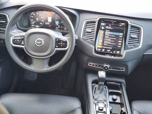 Used 2020 Volvo XC90 T6 Momentum image 28