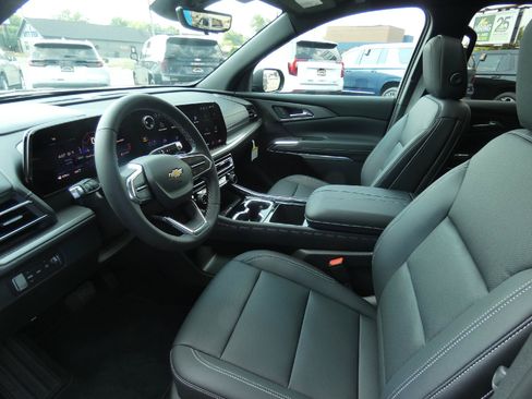 New 2026 Chevrolet Traverse LT w/ Sun and Wheel Package AWD/4WD image 12