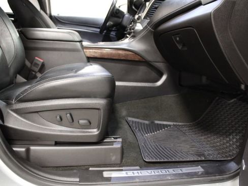 Used 2018 Chevrolet Tahoe LT w/ LT Signature Package image 30