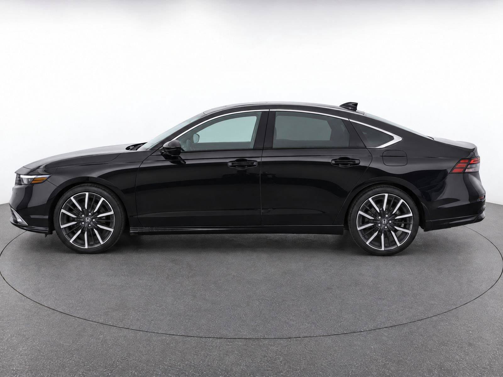 Used 2025 Honda Accord Touring image 7