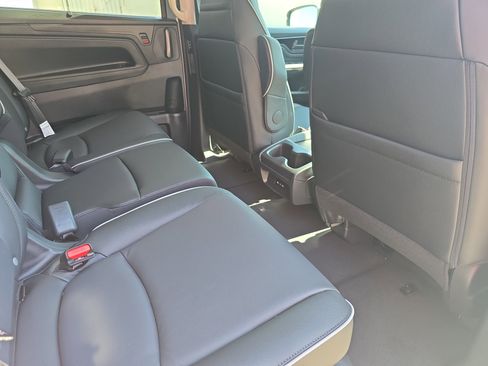 New 2026 Honda Odyssey Touring image 11