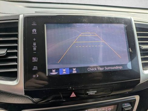 Certified 2017 Honda Pilot Touring image 13