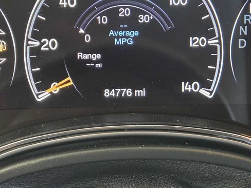 Used 2020 Jeep Grand Cherokee Limited AWD/4WD image 10