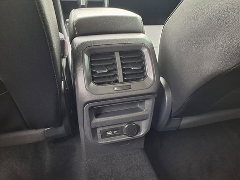Used 2021 Volkswagen Tiguan SEL image 10