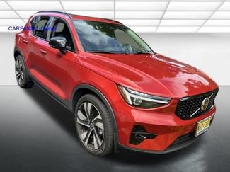 Used 2024 Volvo XC40 B5 Plus w/ Protection Package Premier AWD/4WD video 1