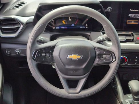 Used 2025 Chevrolet TrailBlazer LT AWD/4WD image 23
