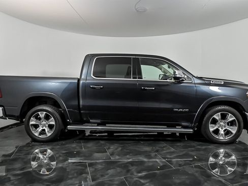 Used 2019 RAM 1500 Laramie AWD/4WD image 9
