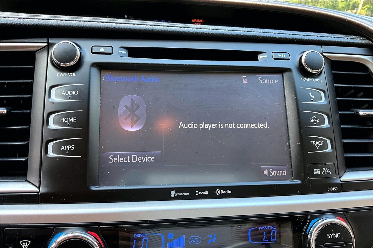 Used 2016 Toyota Highlander XLE FWD image 24