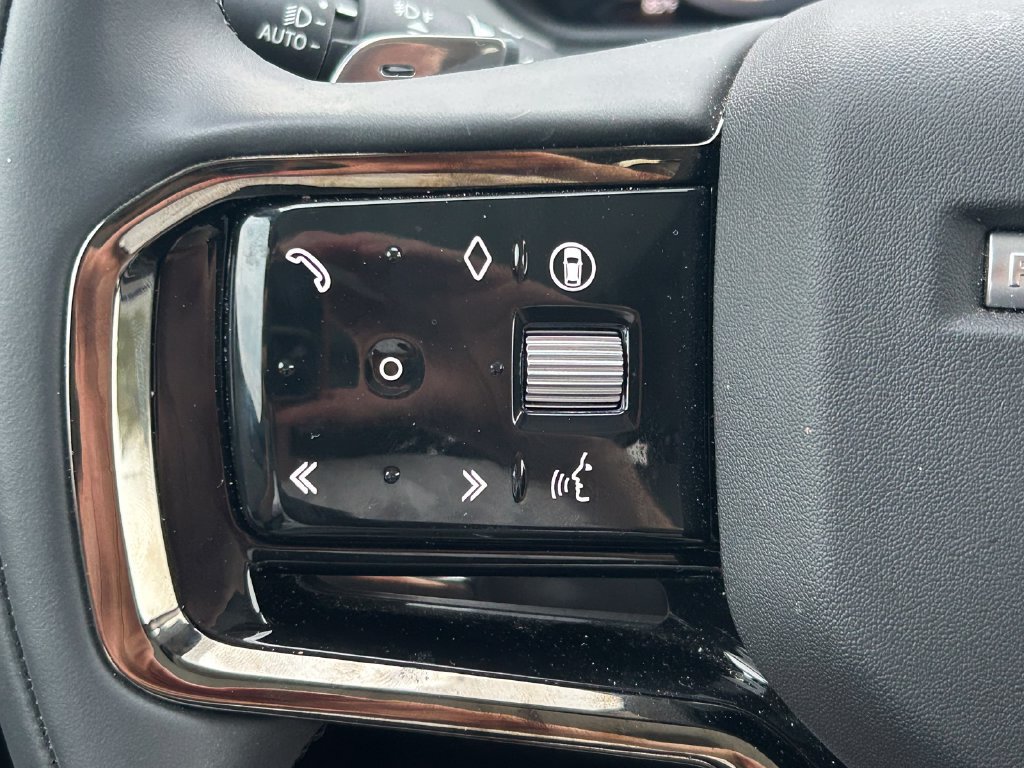 Used 2025 Land Rover Range Rover Velar Dynamic SE AWD/4WD image 39
