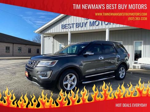 Used 2016 Ford Explorer XLT w/ Equipment Group 202A image 1