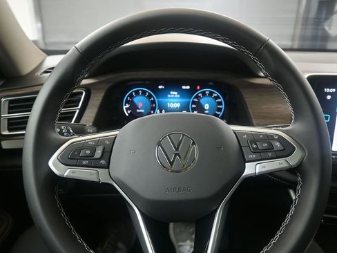 Certified 2025 Volkswagen Atlas SEL image 25
